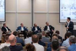 AHK România: Provocări interne şi externe pentru industria auto